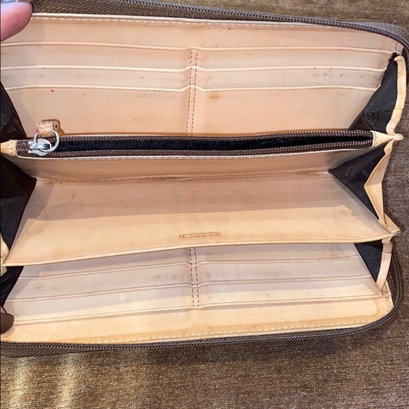 Genuine COACH full accordion Zipper wallet - Picture 3 of 5